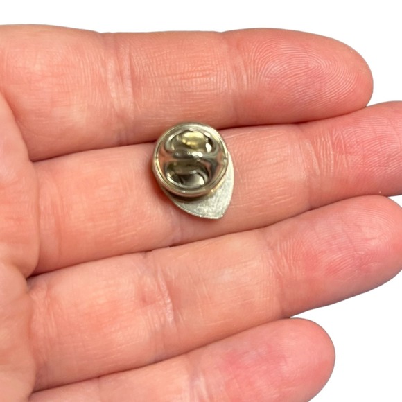 Chesapeake Bay Bridge Tunnel Lapel Pin Vintage Travel Souvenir Collector Pin - Picture 2 of 4